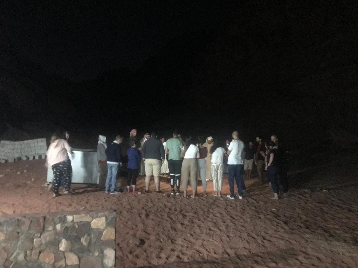 Black Irish Camp And Tours Wadi Rum Bagian luar foto