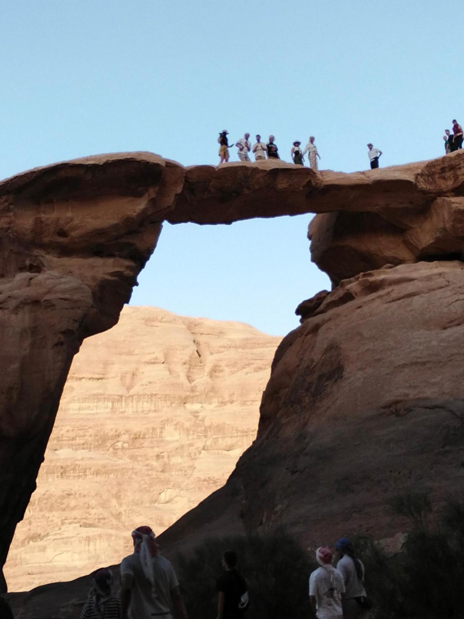 Black Irish Camp And Tours Wadi Rum Bagian luar foto
