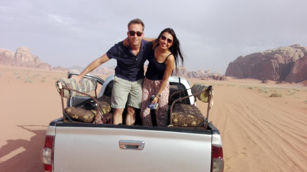 Black Irish Camp And Tours Wadi Rum Bagian luar foto