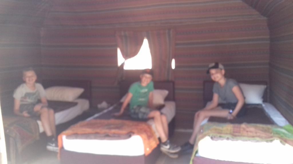 Black Irish Camp And Tours Wadi Rum Bagian luar foto